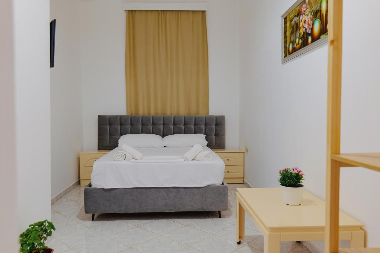 Hotel Casamia Саранда Экстерьер фото